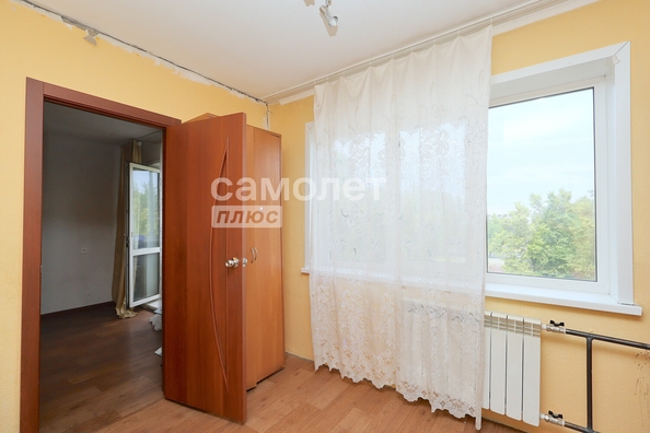 
  Продается 4-комн. квартира, 60.5 м², Строителей б-р, д. 33
. Фото 4.