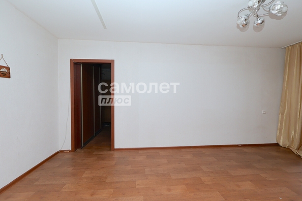 
  Продается 4-комн. квартира, 60.5 м², Строителей б-р, д. 33
. Фото 8.