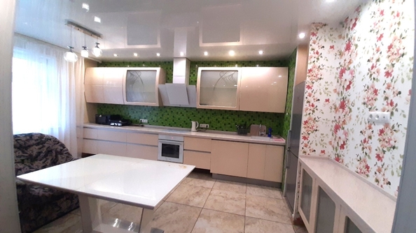 
  Сдается 3-комн. квартира, 107 м², Шахтеров  пр-кт, д. 66
. Фото 1.