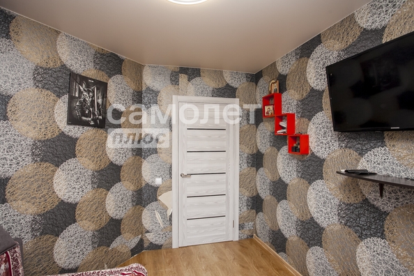 
  Продается 2-комн. квартира, 43.2 м², Суворова ул, д. 12
. Фото 8.