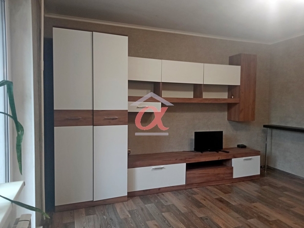 
  Продается 3-комн. квартира, 63.7 м², Октябрьский пр-кт, д. 70
. Фото 2.