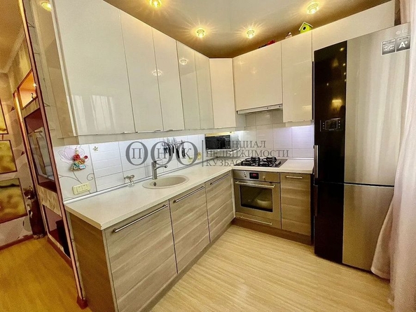 
  Продается 3-комн. квартира, 54.7 м², Дзержинского ул, д. 12
. Фото 5.