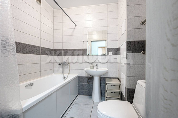 
   Продам 1-комнатную, 50.9 м², Кирова ул, 242

. Фото 8.