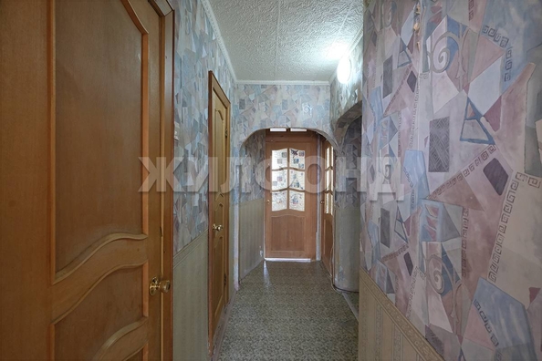 
  Продается 3-комн. квартира, 65.3 м², Есенина ул, д. 8/1
. Фото 2.