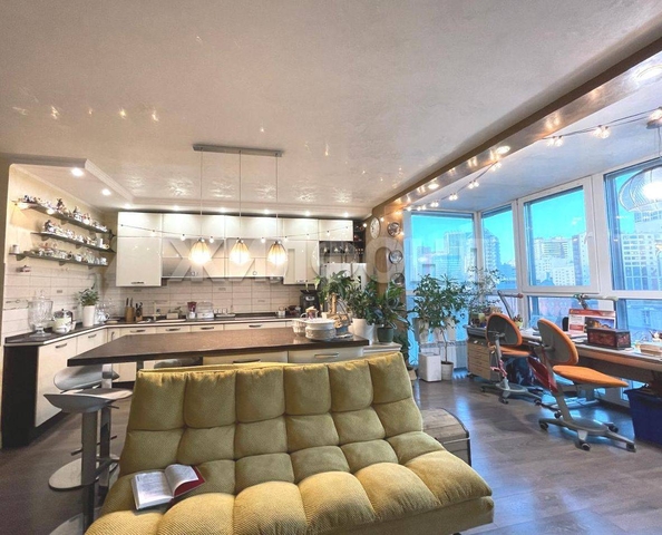 
   Продам студию, 51 м², Шевченко ул, 15

. Фото 5.