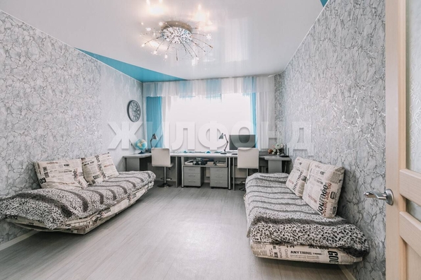 
   Продам 3-комнатную, 65.8 м², Тюленина ул, 15

. Фото 2.
