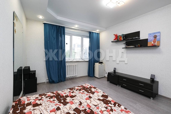 
   Продам 1-комнатную, 35.1 м², Сибиряков-Гвардейцев ул, 57

. Фото 3.