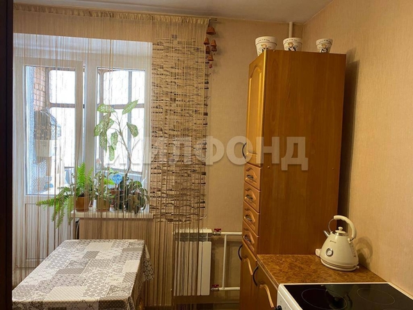 
   Продам 1-комнатную, 27.3 м², Есенина ул, 10/1

. Фото 2.