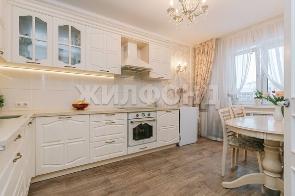 
   Продам 3-комнатную, 76.9 м², 2-й (4 мкр.) кв-л, 204/1

. Фото 2.