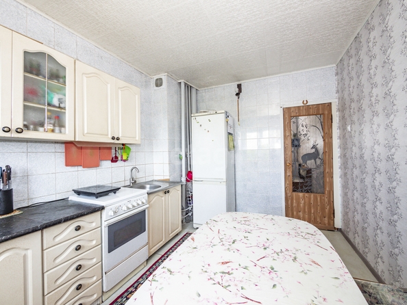
   Продам 3-комнатную, 65.6 м², Объединения ул, 35/1

. Фото 2.