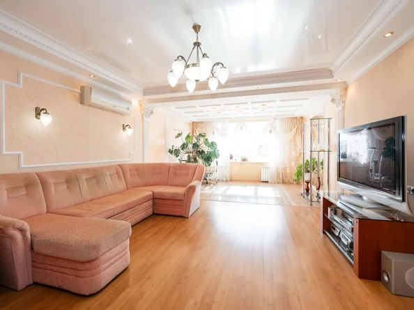 
   Продам 4-комнатную, 132 м², Обская ул, 50/1

. Фото 18.
