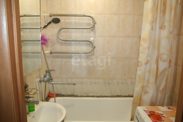 
  Продается 3-комн. квартира, 59.6 м², Петухова ул, д. 122/1
. Фото 10.