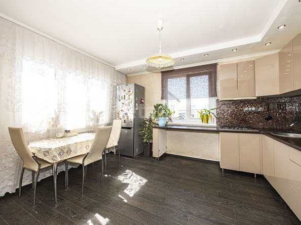 
   Продам дом, 196.8 м², Новосибирск

. Фото 3.
