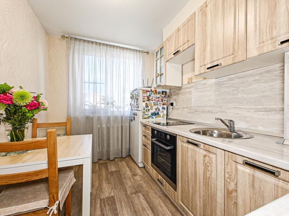 
   Продам 2-комнатную, 43.2 м², Выборная ул, 107

. Фото 4.