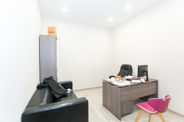 
   Продам торговое помещение, 927.8 м², Троллейная ул, 37

. Фото 3.