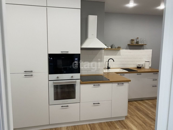 
   Продам 3-комнатную, 57 м², Выборная ул, 135

. Фото 2.