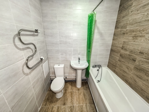 
   Продам 1-комнатную, 39.6 м², Околица мкр, 6

. Фото 13.