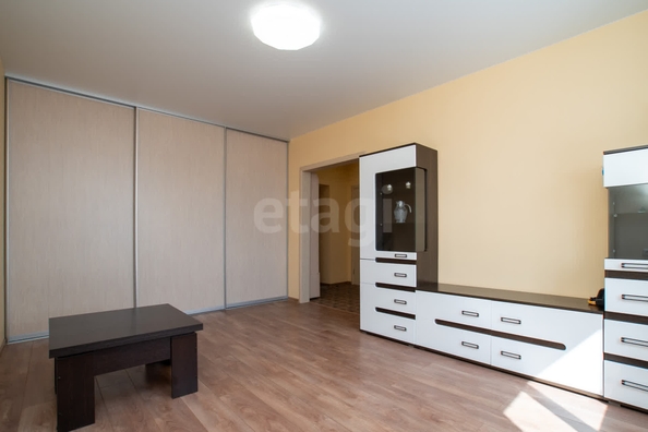 
   Продам 1-комнатную, 35.5 м², Петухова ул, 6/4

. Фото 2.