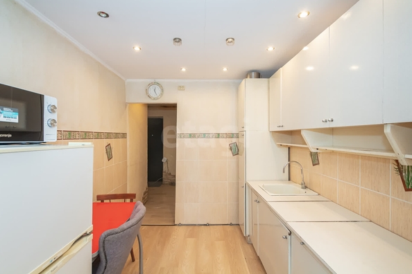 
   Продам 2-комнатную, 50.7 м², Марата ул, 1

. Фото 11.