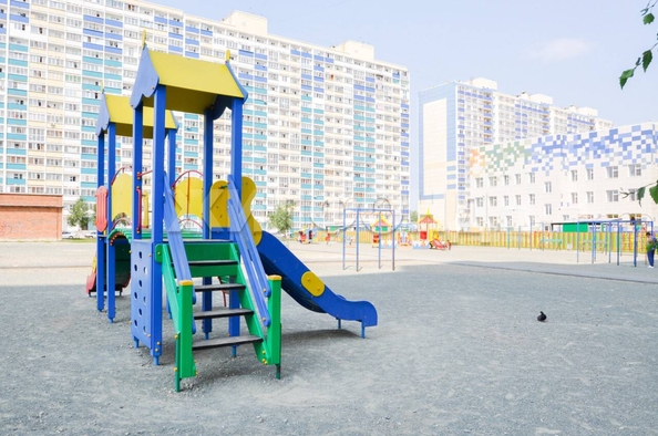 
  Продается 2-комн. квартира, 42.6 м², Виктора Уса ул, д. 15
. Фото 4.