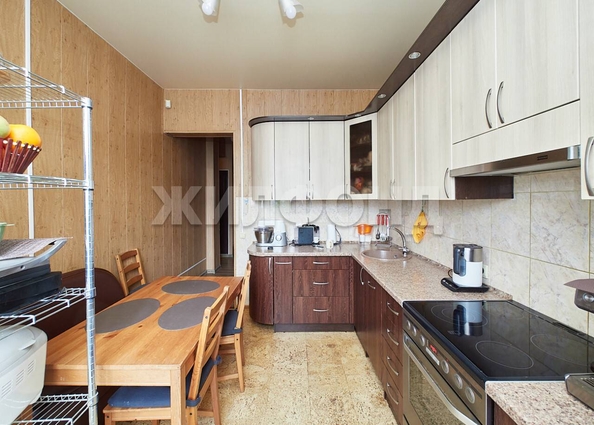 
  Продается 3-комн. квартира, 76 м², Трикотажная ул, д. 52
. Фото 4.