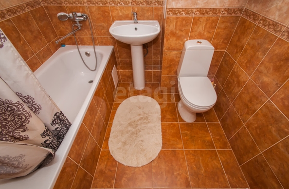 
  Продается 2-комн. квартира, 56.9 м², Большевистская ул, д. 108
. Фото 10.