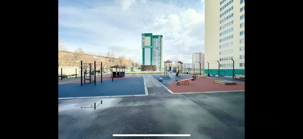 
  Сдается 1-комн. квартира, 72 м², Есенина ул, д. 12/1
. Фото 12.