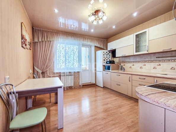 
   Продам 2-комнатную, 58 м², Грибоедова ул, 119

. Фото 1.