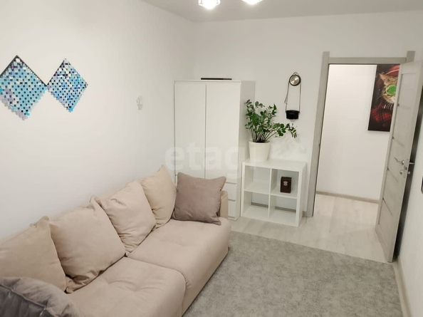 
   Продам 2-комнатную, 43.9 м², Военного городка тер, 770

. Фото 1.