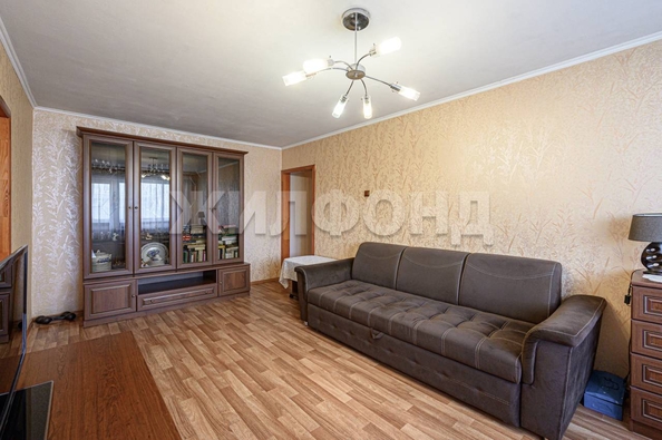 
   Продам 4-комнатную, 61 м², Ударная ул, 1/3

. Фото 4.