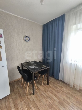 
   Продам 2-комнатную, 56 м², Театральная ул, 2а

. Фото 2.