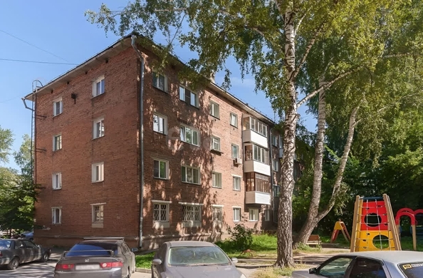 
   Продам 3-комнатную, 53.1 м², Театральная ул, 4/1

. Фото 21.