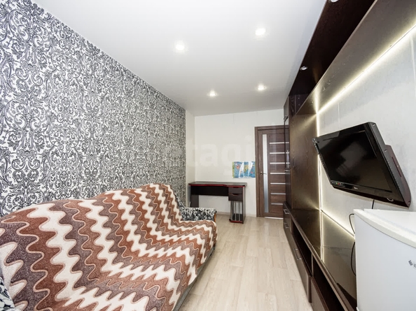
   Продам 3-комнатную, 59.5 м², Объединения ул, 96/1

. Фото 17.