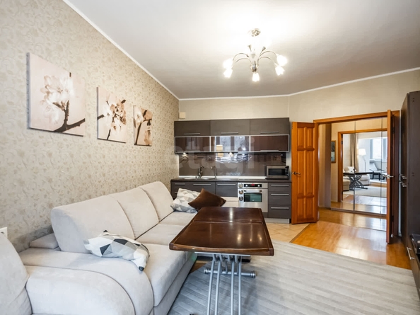 
   Продам 2-комнатную, 60 м², Лескова ул, 15

. Фото 3.