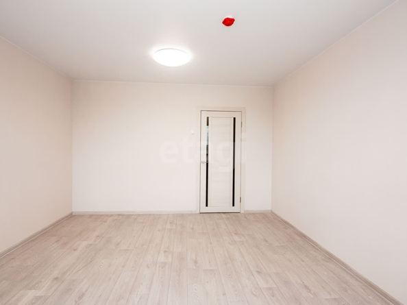 
   Продам 2-комнатную, 56 м², Татьяны Снежиной ул, 42/2

. Фото 7.