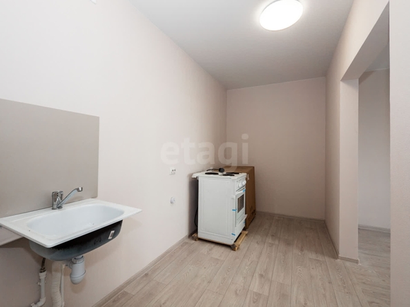 
   Продам 2-комнатную, 56 м², Татьяны Снежиной ул, 42/2

. Фото 16.