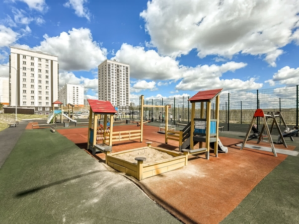 
   Продам 2-комнатную, 56 м², Татьяны Снежиной ул, 42/2

. Фото 32.
