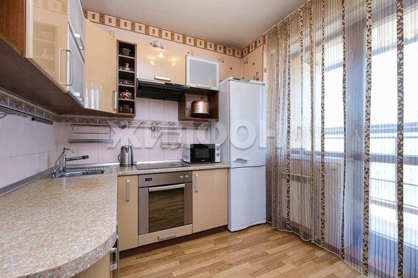 
   Продам 1-комнатную, 43.2 м², Военная ул, 9/1

. Фото 1.