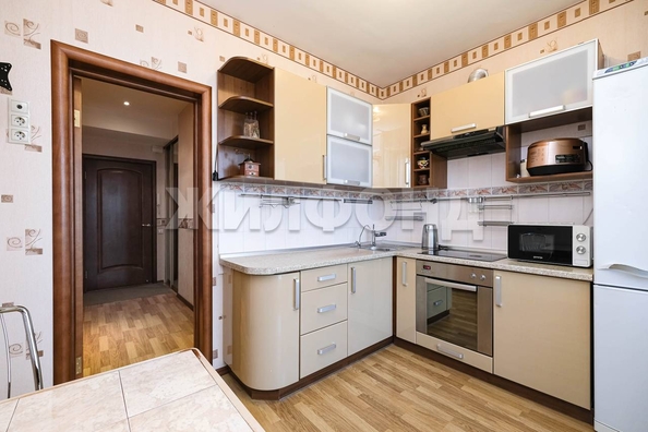 
   Продам 1-комнатную, 43.2 м², Военная ул, 9/1

. Фото 2.