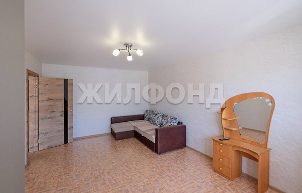 
   Продам 1-комнатную, 36.8 м², Титова ул, 238

. Фото 3.