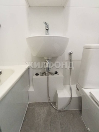 
   Продам 1-комнатную, 37.9 м², Тюленина ул, 1/2

. Фото 9.