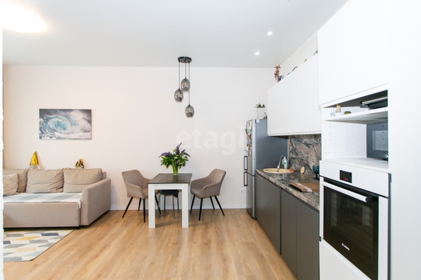 
   Продам 2-комнатную, 59 м², 7-й микрорайон, 20

. Фото 1.