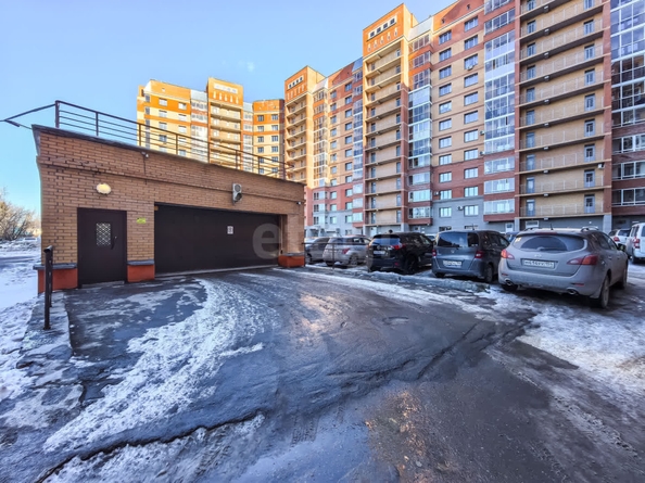 
  Продается 3-комн. квартира, 64 м², Есенина ул, д. 67
. Фото 3.