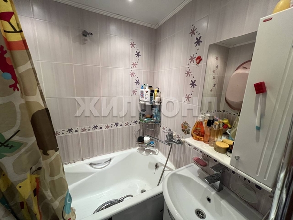 
   Продам 2-комнатную, 52.6 м², Военный городок ул, 124

. Фото 12.
