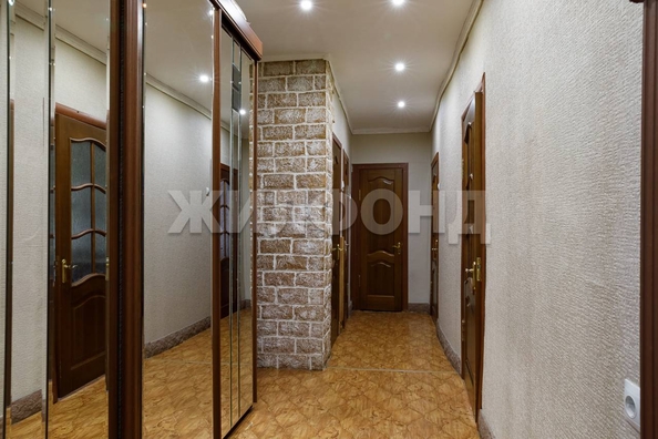 
   Продам 2-комнатную, 53.6 м², Дзержинского пр-кт, 3

. Фото 8.
