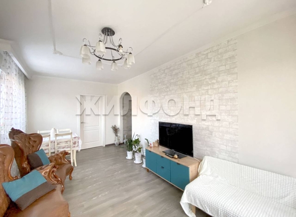
   Продам 3-комнатную, 61.3 м², Петухова ул, 68

. Фото 2.