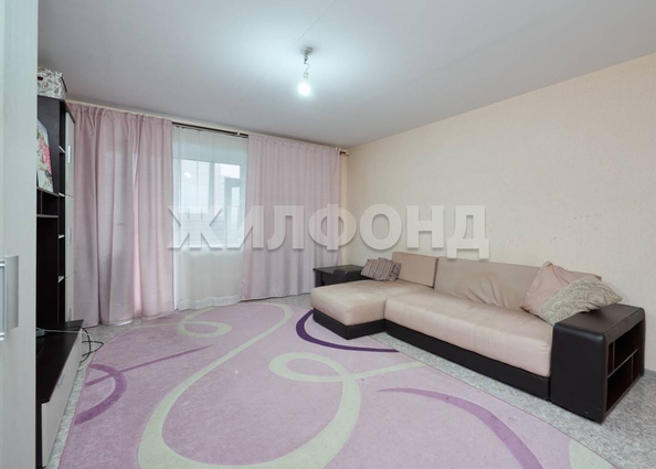 
   Продам 3-комнатную, 97.9 м², 2-й (4 мкр.) кв-л, 232

. Фото 6.