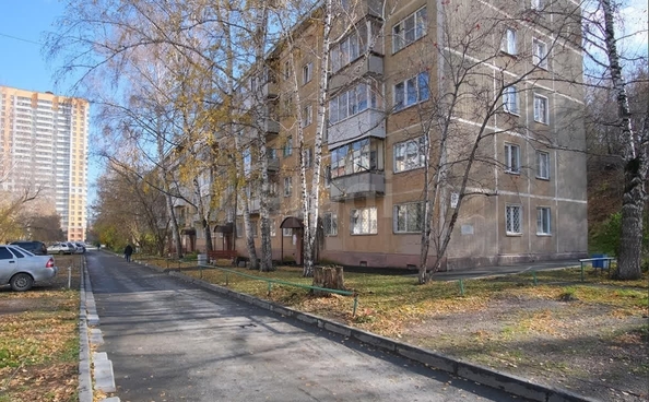 
   Продам студию, 17 м², Адриена Лежена ул, 30/1

. Фото 1.