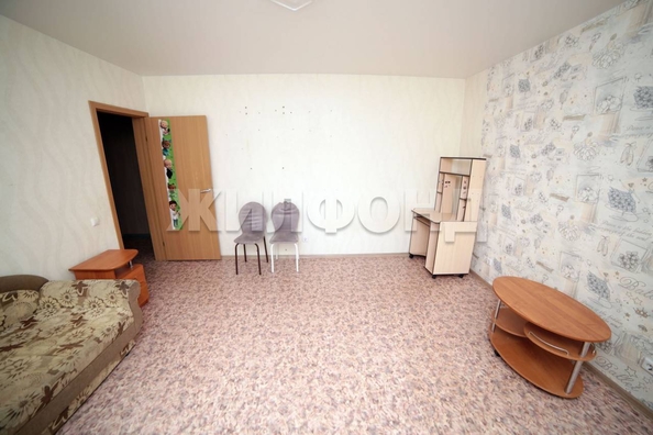 
   Продам 3-комнатную, 76.9 м², Петухова ул, 14/5

. Фото 2.