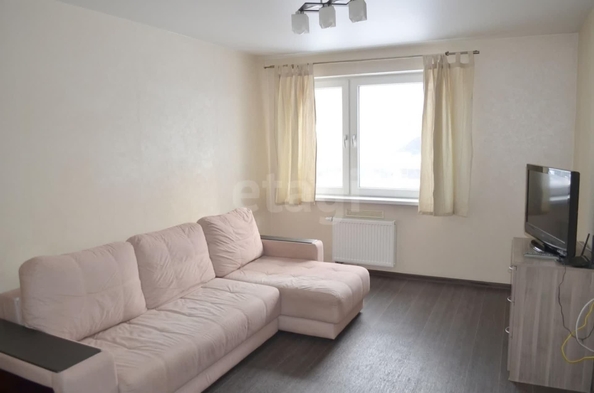 
  Сдается 2-комн. квартира, 53 м², Большевистская ул, д. 114
. Фото 2.